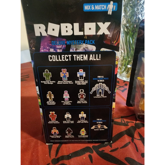 3 Roblox Figurines Collectors Items - Picture 6 of 10